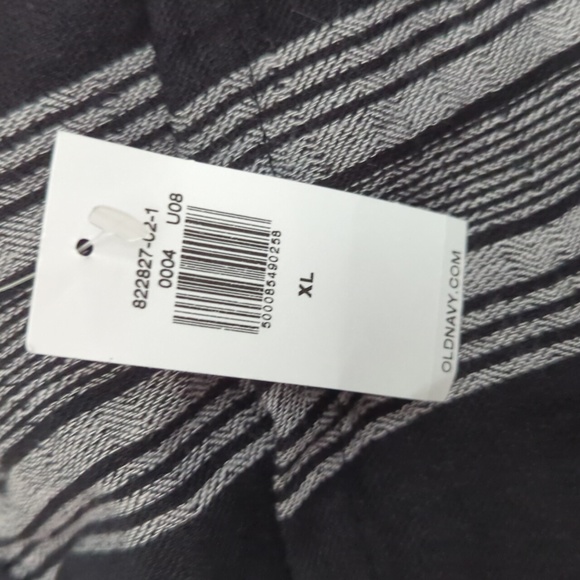 Black and white striped shorts - Picture 3 of 3